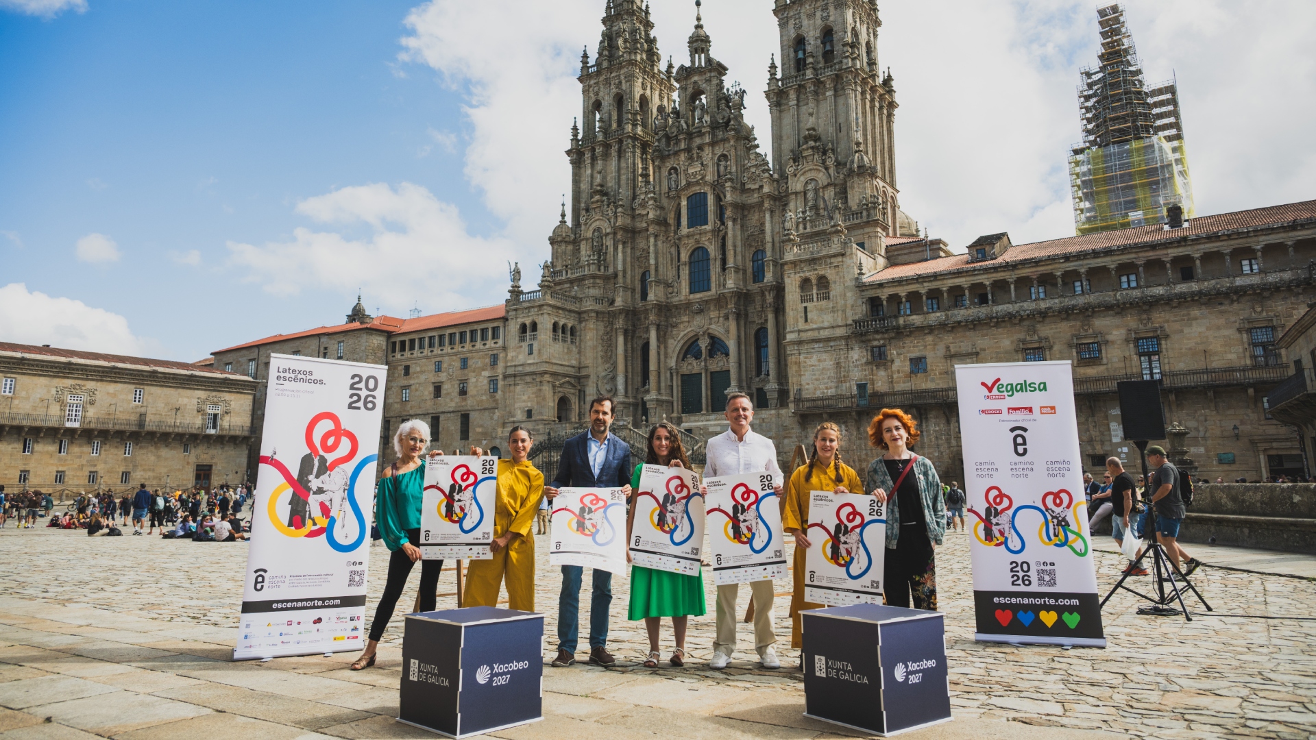 A presentación de Camiño Escena Norte na Praza do Obradoiro | MIGUEL LAMAS