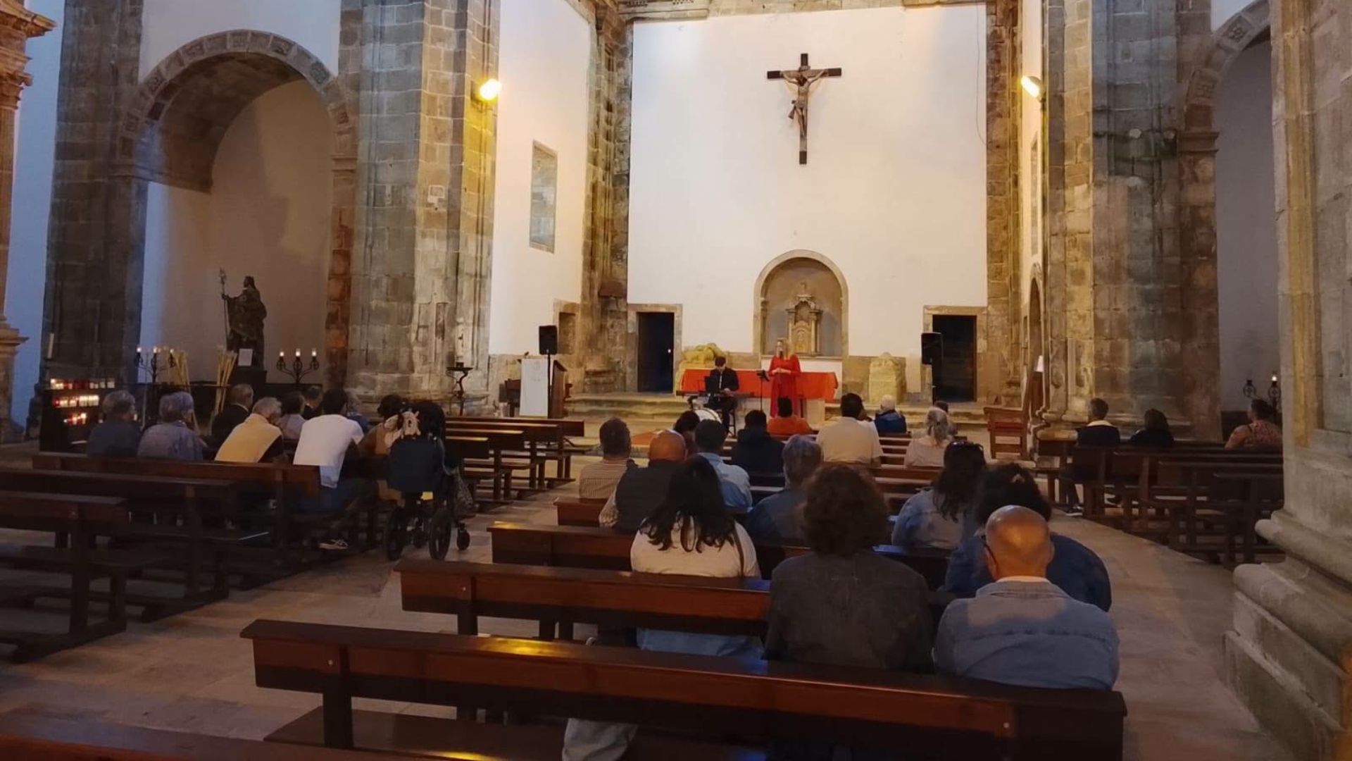 Cristian Leggiero & Patty Lesta en los 'Domingos Culturais' del Mosteiro de Monfero | CONCELLO DE MONFERO