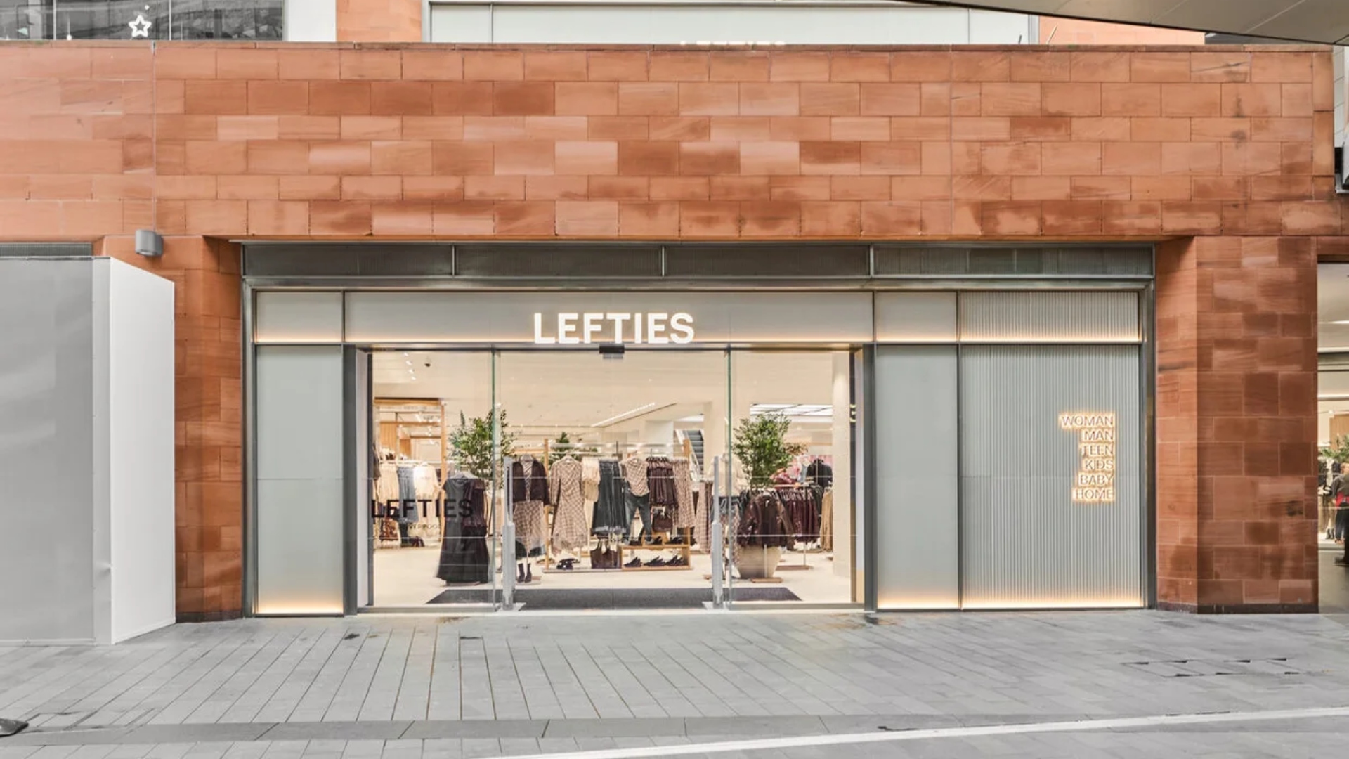 La primera tienda de Lefties en Reino Unido, en el centro comercial Liverpool ONE | LEFTIES