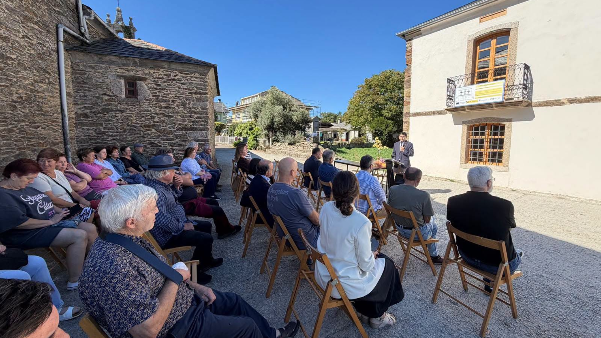 O delegado do Goberno en Galicia, Pedro Blanco, durante a inauguración do novo centro | Concello de Monfero