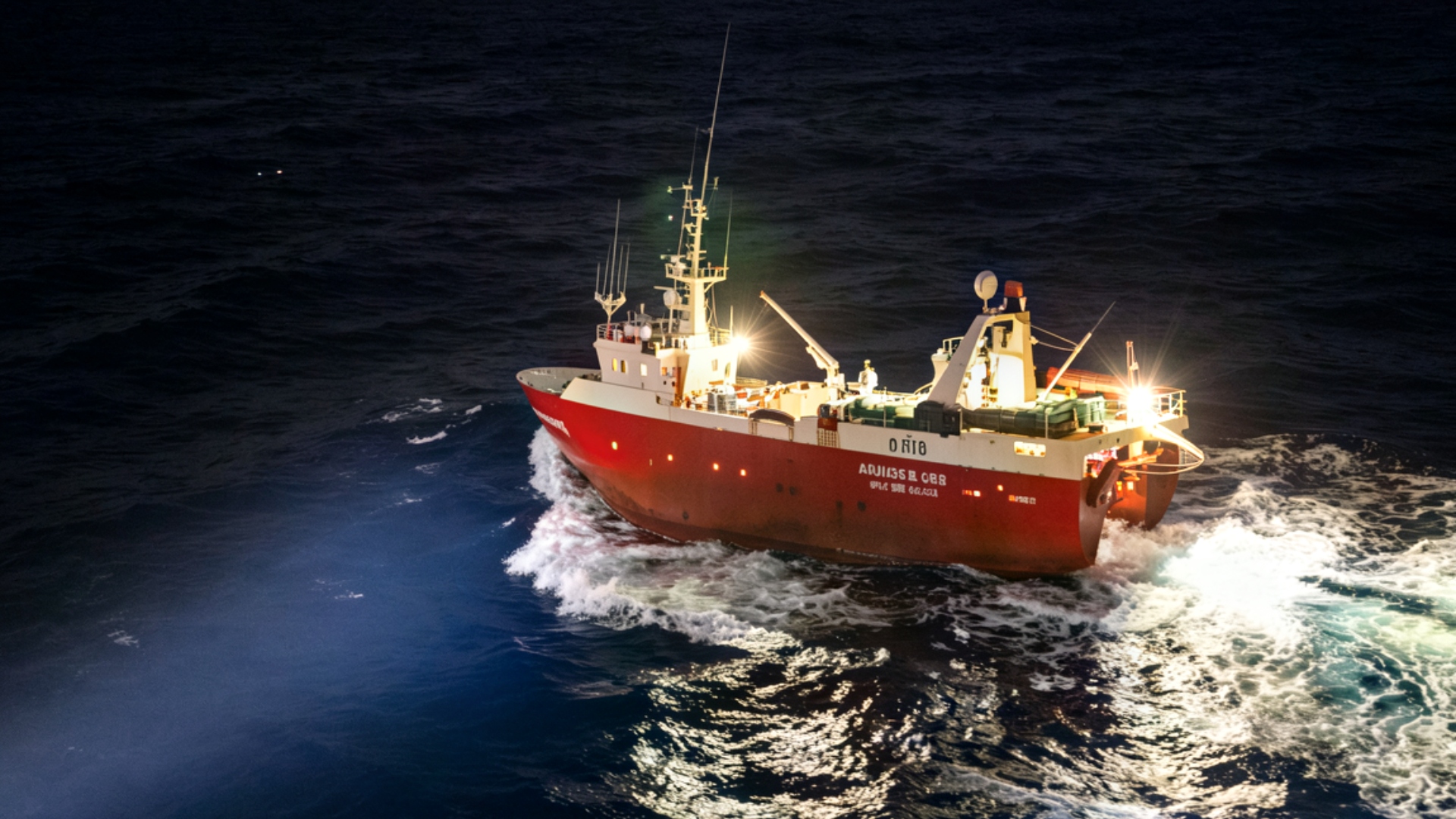 O Pesca 1 efectuando o rescate en condicións extremas | @GardacostaGal