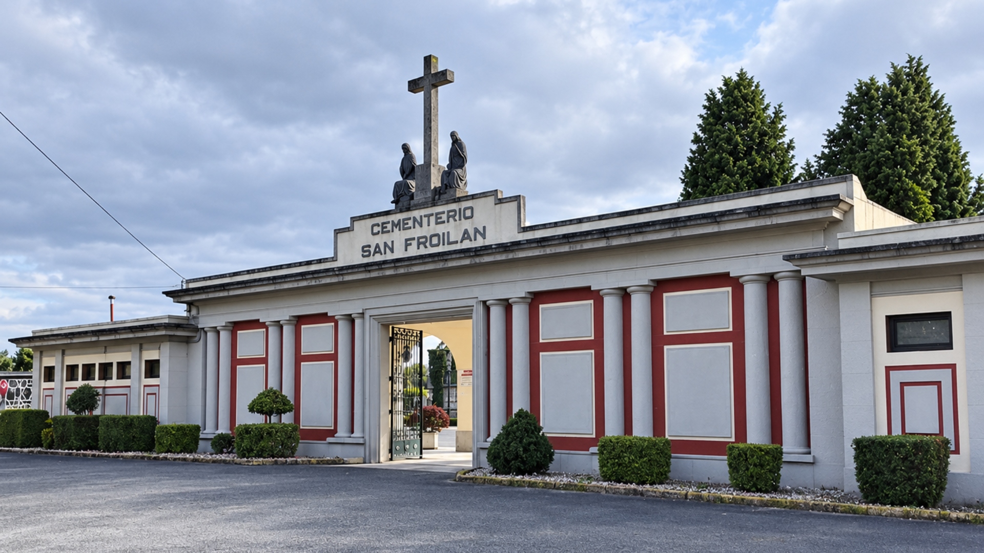 Entrada cementerio San Froilán Lugo