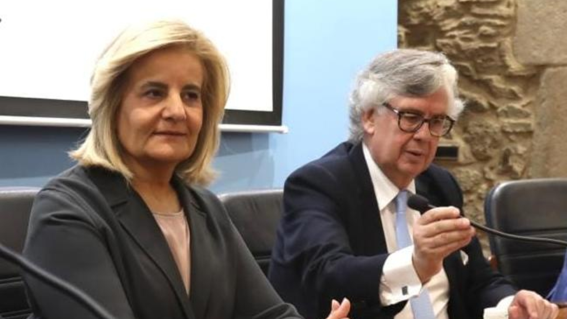 El presidente de la Confederación de Empresarios de Galicia (CEG), Juan Manuel Vieites, junto a la presidenta de la Fundación CEOE, la exministra de Empleo y Seguridad Social Fátima Báñez | CEG