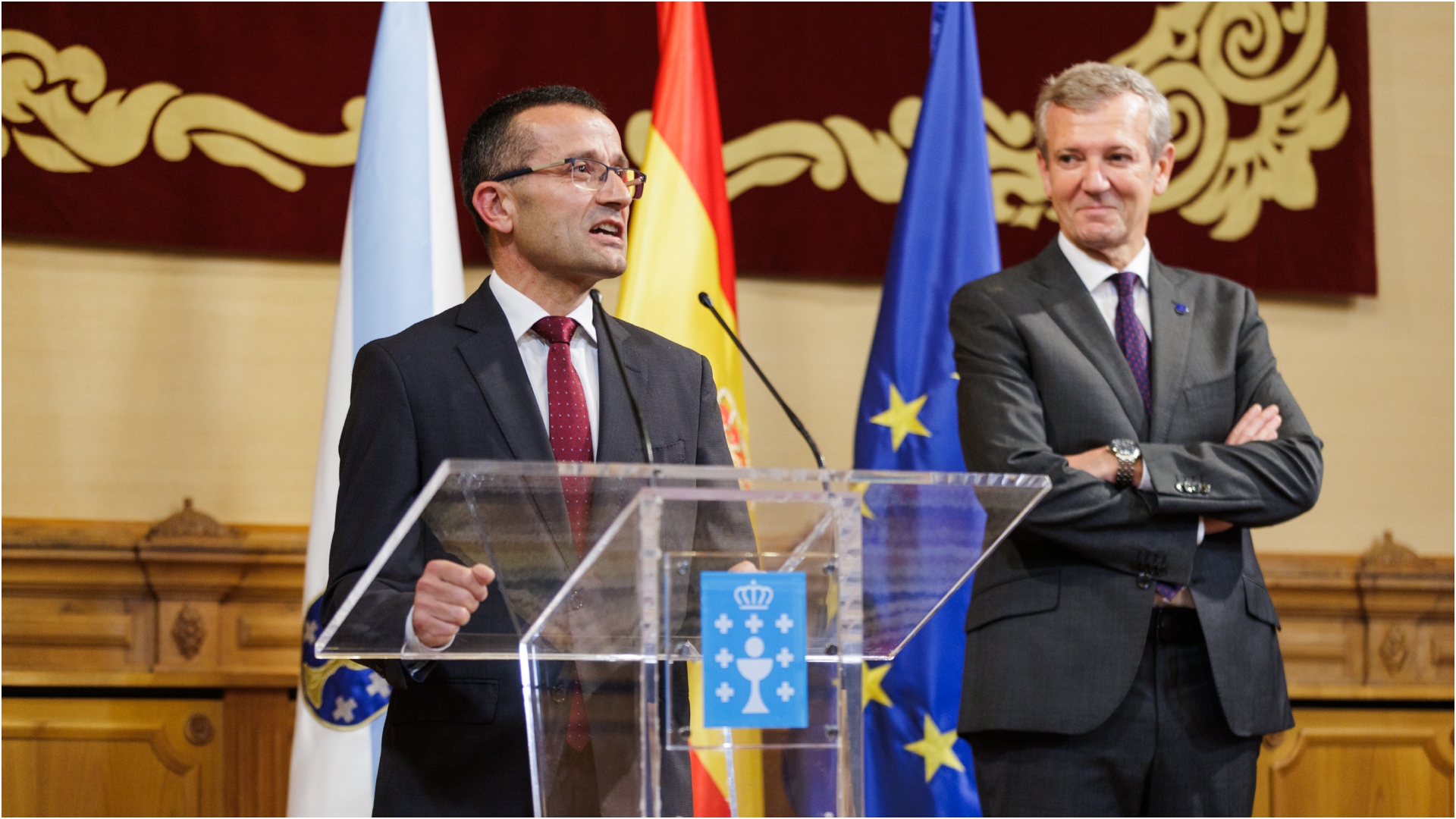 El conselleiro de Medio Ambiente e Cambio Climático, Nicolás Vázquez, en su toma de posesión junto al presidente de la Xunta de Galicia, Alfonso Rueda | XUNTA DE GALICIA