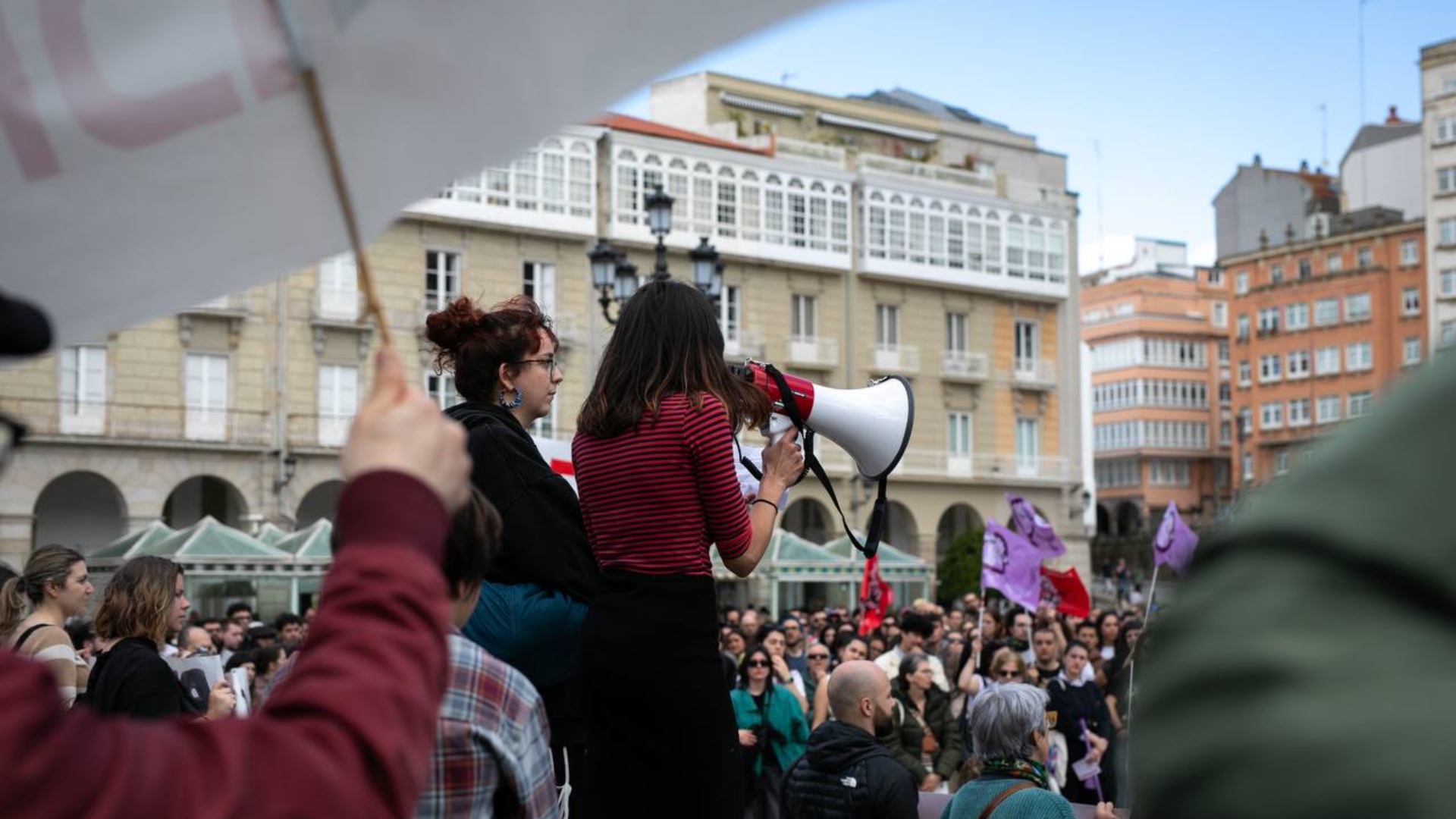 A Coruña nunha das súas manifestacións pola vivenda | @SINDICATO_DE_VIVENDA_DA_CORUNA